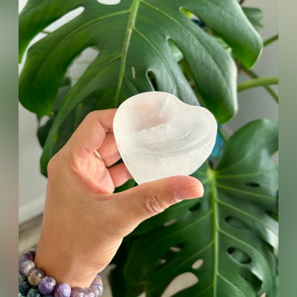 Selenite Bowl - Picture 5 of 5